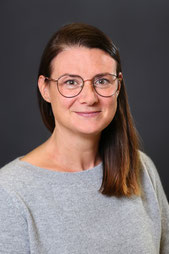Verena Farkas als Sandra Lessing