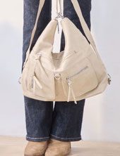 2WAYマルチポケットショルダーBAG  5,390→2,880円(税込)  ※リュックにもショルダーにもなります