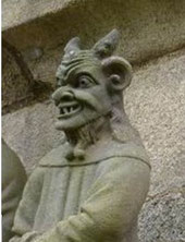 Le diable de la tentation (sur le calvaire), oeuvre de la facétie des 2 sculpteurs