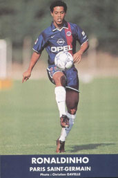 RONALDHINO Assis Moreira  01-02