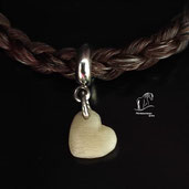 Armband mit Herz aus dem Hufhorn geschliffen