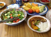 昼食は手作りの野菜たっぷりカレー