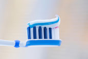 Welche Zahnpasta ist geeignet. Empfehlungen vom Zahnarzt.