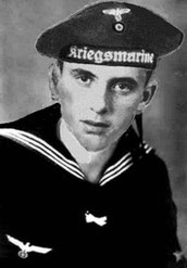 [Privatarchiv R. Tappeser. Als Matrose 1944]