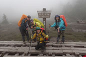 5月に女性限定・しゃくなげ登山ガイドツアーへ（屋久島・宮之浦岳縦走）