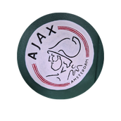 ajax logo op golftas geschilderd