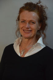 Ilona Mayer, Helping Hand