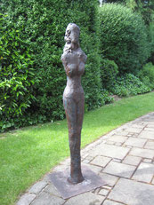 "Venus im Garten" 170 Cm Betonskulptur. Sold