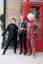 Vivienne Westwood (rechts im Bild)