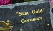 plaque-funeraire-prestation-funeraire-marbrerie-gravure-sur-socle