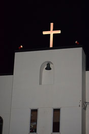 会堂の屋根補修と同時に復活したのが、十字架とスポットライト。こんなに綺麗にライトアップされるとはびっくり！