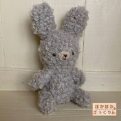 お顔作りが全部刺繍のあみぐるみうさぎちゃん