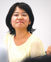 心臓病の娘を持つ親としての体験を語った安次富さん=22日午後、八重山合同庁舎