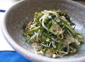 すき昆布とエノキダケの梅肉和え
