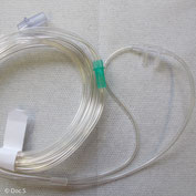 Schlauch mit Sauerstoff-Nasensonde