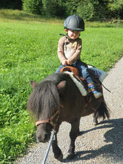 Kinder Ponyreiten