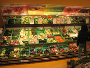 Bioladen mit Obst und Gemüse