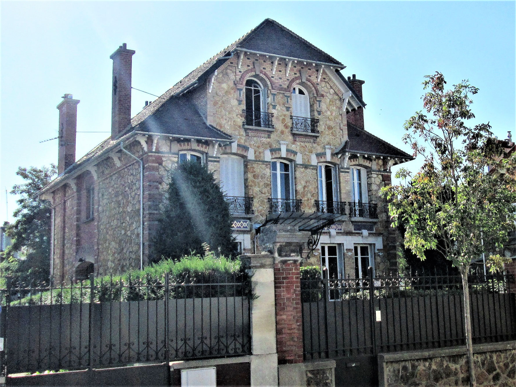 Belles bâtisses en ville à MaisonsLaffitte Locations meublées à MaisonsLaffitte