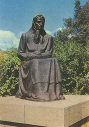 Vilnius. Paminklas Žemaitei. 1975m. (skulpt. P. Aleksandravičius). Z. Kazėno nuotr. / Monument to Žemaitė. 1975. Sculptor P. Aleksandravičius. Photo by Z. Kazėnas