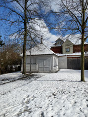 nahgelegener Pavillon im Schnee