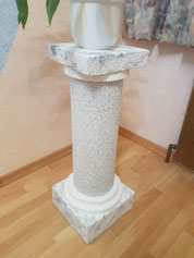 Säule mit Baumwollputz in Granitoptik 