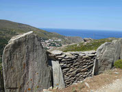 Mur en pierre (Xirolithies), comme on les trouve partout sur l'île