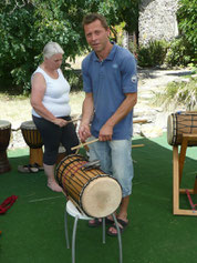 Burkhard Metzger Djembe spielen