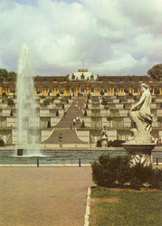 Potsdam.  Sanssouci Palais with terraces and fountain. (DDR 0,20 M)
