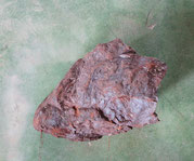 丹石（ニイシ）　鉄分を含む赤い石