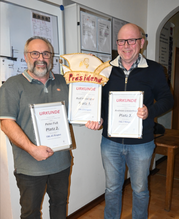 Ehrung Schießabteilung Altersrunde Platz 1-3: v. l. Platz 2 Peter Fuß, in der Mitte fehlt Platz 1 Rolf Heisinger, Platz 3 Andreas Liesenfeld