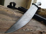 Violence par armes dans les traditions criminelles.