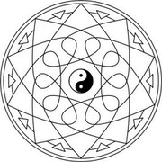 Auf dem Bild ist ein Ying&Yang-Mandala zu sehen
