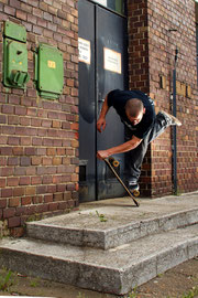 50/50 Fingerflip by Türi Zoltan.