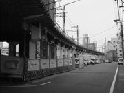 米軍の空襲にも耐え現役の高架橋(田端-赤土間)