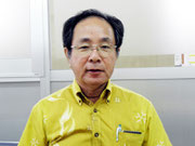 真栄里保氏