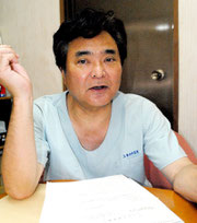 休日夜間診療の再開に向け意欲を語る上原会長=6日午前