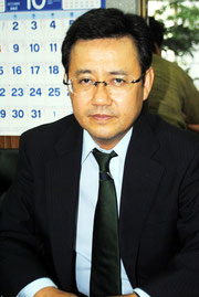 インタビューに答える山田氏