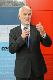 Der Kultur- und Medienpolitische Sprecher der CDU/CSU-Fraktion Wolfgang Börnsen beim Filmempfang der Fraktion 2011