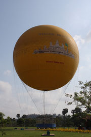 Ballon nahe Angkor Wat