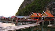 Pueblo flotante Tailandia