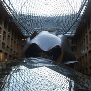 Frank Gehrys Monsterskulptur in der DB-Bank