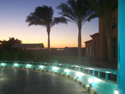 Beleuchteter Pool im Calimera Hurghada
