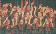 Ganz in Schwarz traten die Musiker des Gospelchores Rejoising im vergangenen Jahr in der Erkelenzer Stadthalle auf. foto: kn
