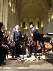 Emmanuel Kriivne et Amihai Grosz se saluent sous les applaudissements d'un public enthousiaste