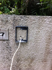 寺松電気　玄関子機取付
