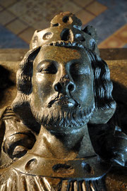 Effigy of King John on his tomb in Worcester Cathedral