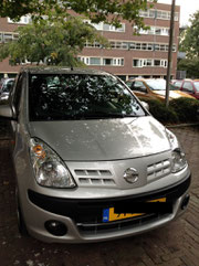 EU生産のNissan Pixo(日本にはない)。小さい車は税金が格段に安い!
