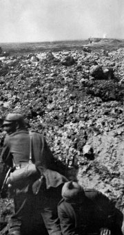 Anfang Juni - Bayer. Infanteristen vor dem Werk Thiaumont