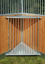 Eckraufe mit Stangen oder Netz