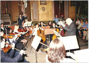 Maestro con orquesta-DIRIGIENDO LA ORQUESTA DE SU ESCUELA EN CÓRDOBA (1998)